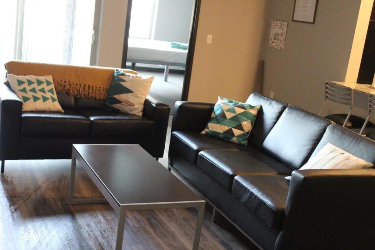 Spacious 2Br Suite Plus Patio Near Iowa State エームズ エクステリア 写真