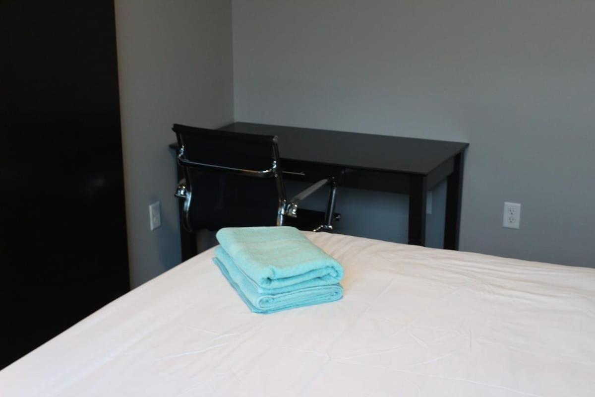 Spacious 2Br Suite Plus Patio Near Iowa State エームズ エクステリア 写真